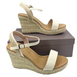 Lhamo Latso espadrille wedge sandals with gold accent Size 8